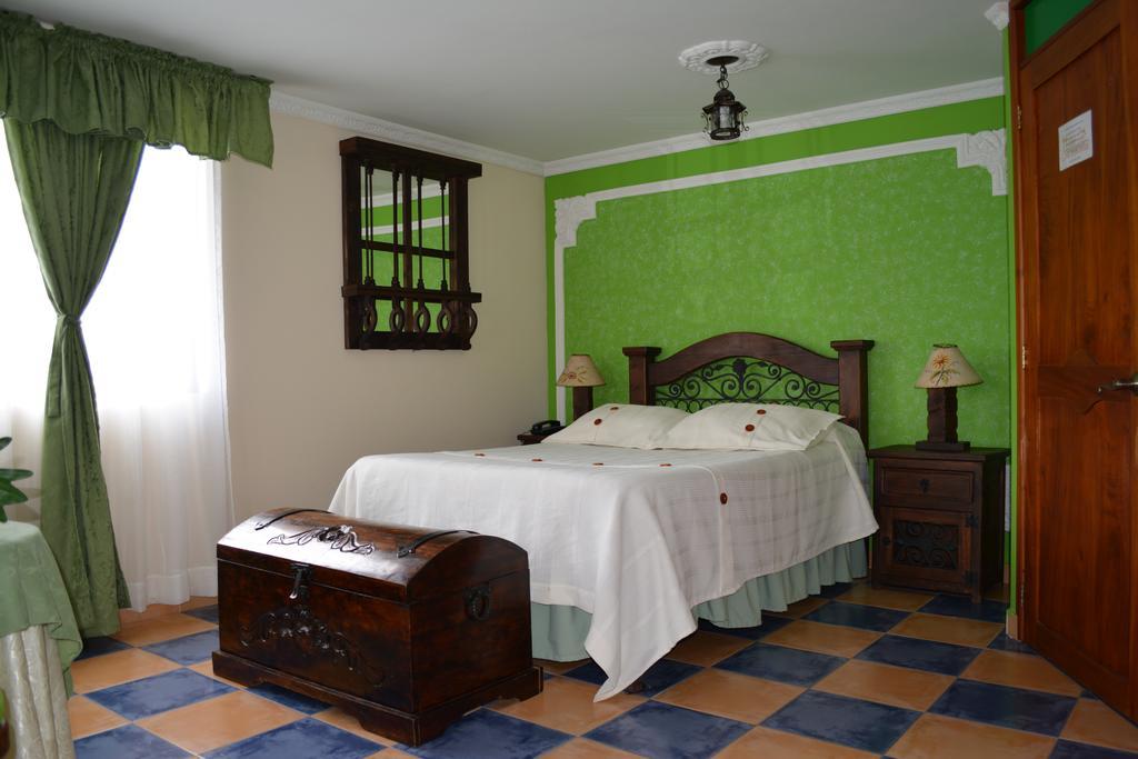 Hotel Casa Colonial Santa Rosa de Cabal Quarto foto