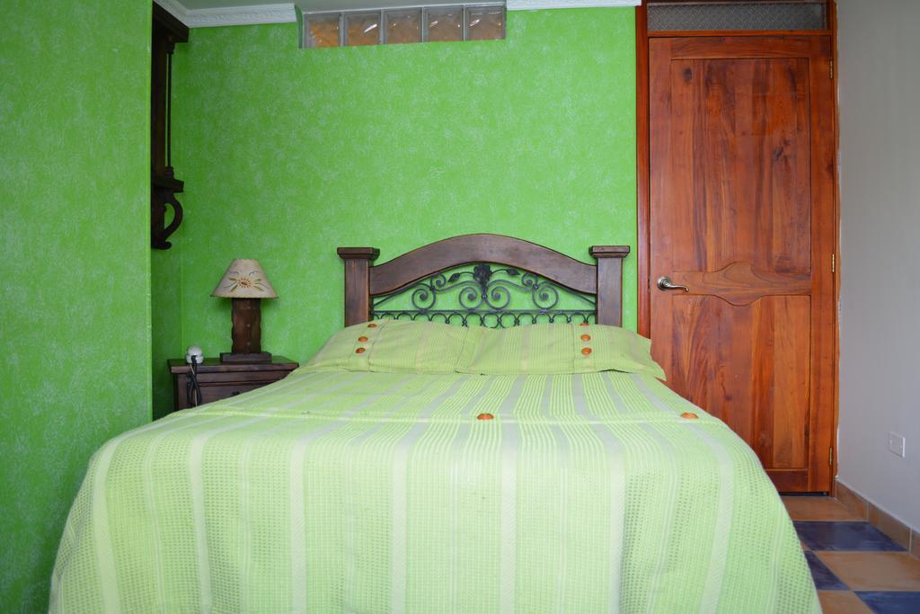 Hotel Casa Colonial Santa Rosa de Cabal Quarto foto