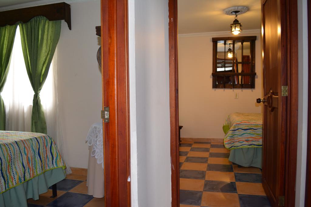 Hotel Casa Colonial Santa Rosa de Cabal Quarto foto